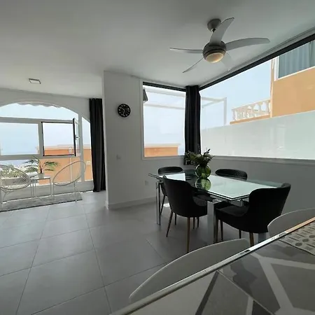 Sunset Terrace Ocean View Apartment *